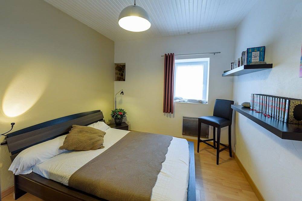 Maison de vacances avec piscine privée in Plouguin, Région de Brest