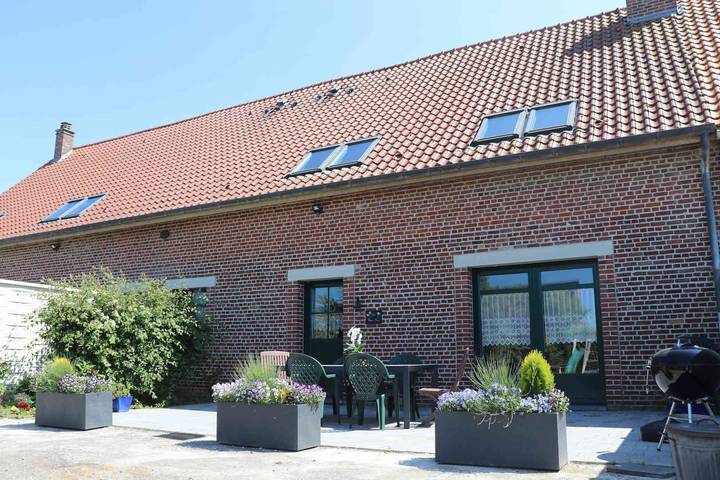 Gîte pour 9 personnes, avec jardin et terrasse