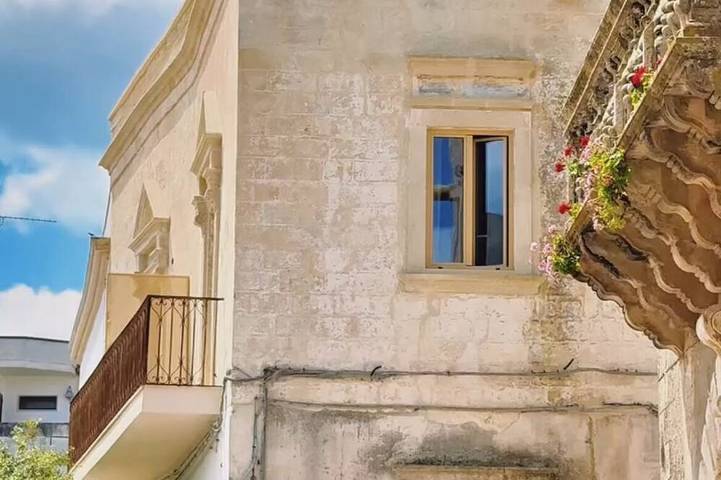 Apartahotel para 12 personas, con jacuzzi y balcón en Apulia