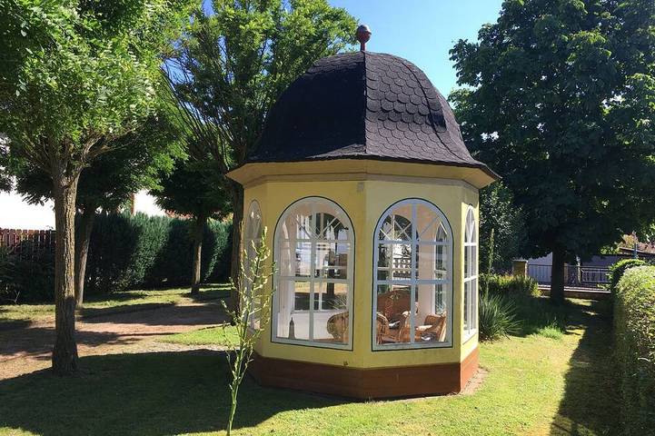 Ferienwohnung für 5 Personen, mit Balkon und Garten sowie Sauna