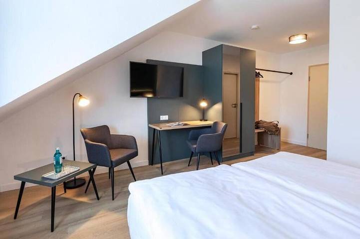 Economy Twin Room Near Schwetzingen Palace (~0.47 mi away) in Schwetzingen, Rheinebene