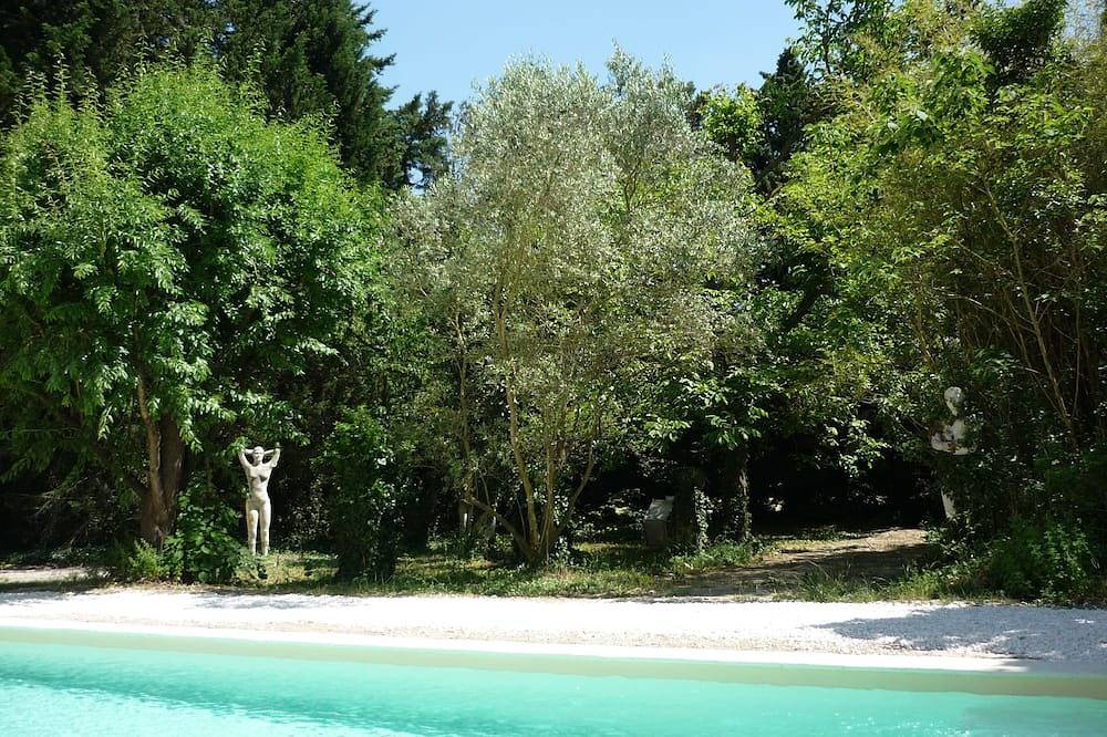 Apartamento entero, Zona tranquila entre Avignon y Saint Remy, de habla alemana propietario in Noves, Region de Arles