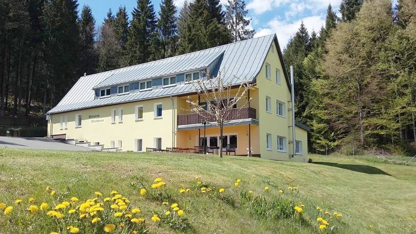 Gästehaus für 2 Personen, mit Whirlpool und Terrasse sowie Garten und Sauna