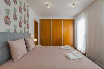 Gîte pour 6 personnes, avec jardin dans Água de Alto