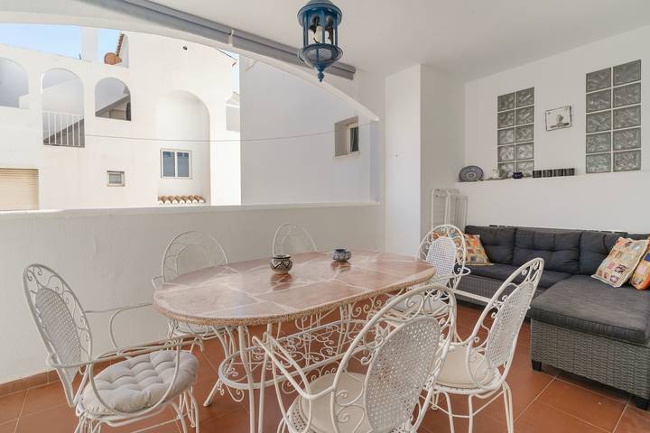 Ganze Wohnung, Ferienwohnung "Casa Chana" mit Terrasse, Gemeinschaftspool und Jacuzzi in Playa del Tesorillo (Almuñecar), Almuñecar