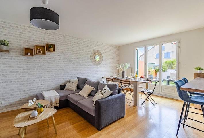 Gîte pour 8 personnes, avec vue et terrasse à Charnay-lès-Mâcon - 2