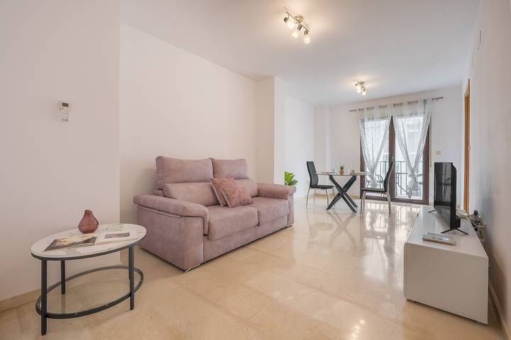 Apartamento inteiro, Apartamento 'Apartamento Molinillo' com vistas para a montanha, Wi-Fi e ar condicionado. in Barrio de la Vega, Monachil