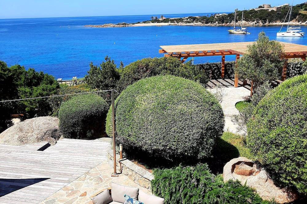Appartement entier, Rez-de-villa privatif avec grand jardin et bassin chauffé. Vue mer, Tizzano in Tizzano, Sartène