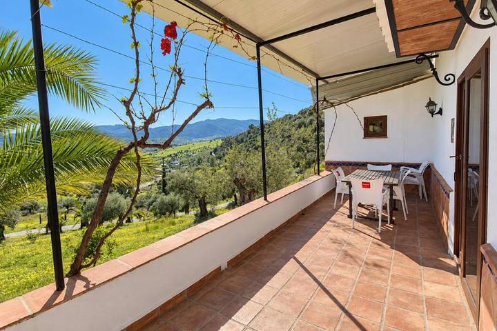 Casa de vacaciones para 6 personas, con vistas además de jardín y piscina - 1