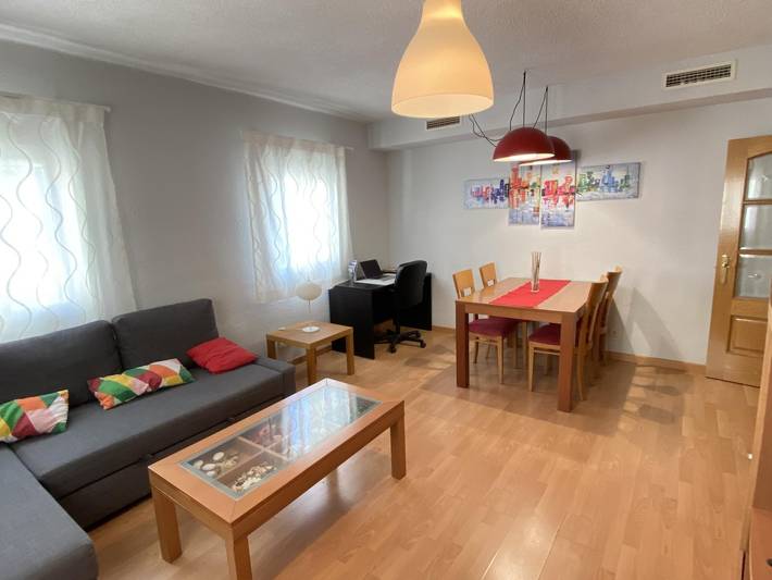 Apartamento vacacional entero, Apartamento Aluche para 4 personas con parking in Madrid, Área Metropolitana de Madrid