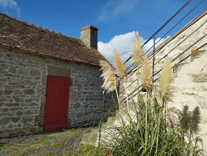 Chambre d’hôte pour 4 personnes, avec Terrasse et Jardin ainsi que Bassin pour enfant et Piscine à Saint-Aubin-le-Monial