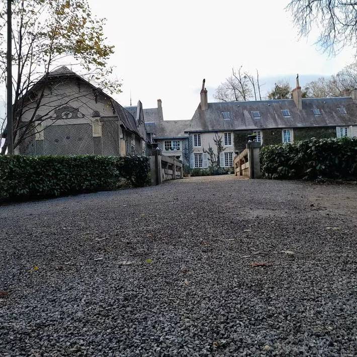 Location de vacances pour 4 personnes, avec piscine ainsi que vue et jardin dans Parigny-les-Vaux - 4