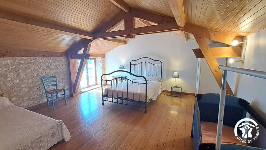 Gîte pour 7 personnes, avec terrasse, animaux acceptés à Mouzieys-Panens - 4