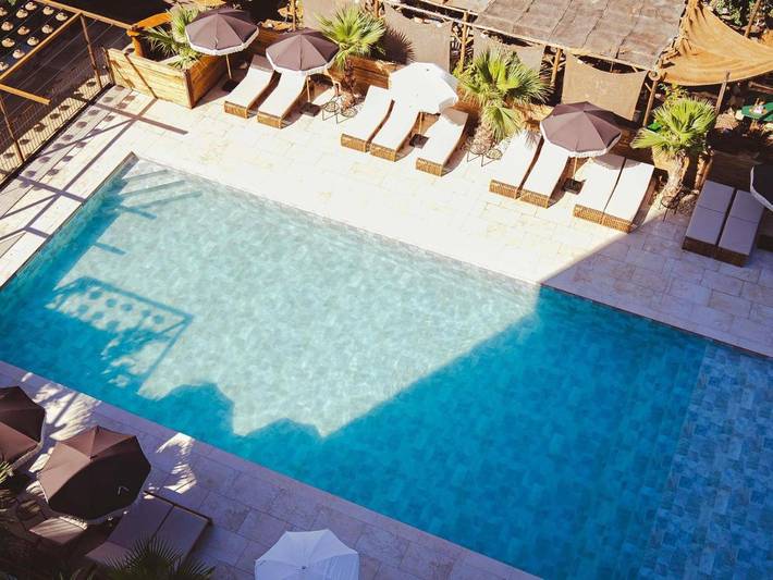 Hôtel pour 4 personnes, avec jardin et piscine