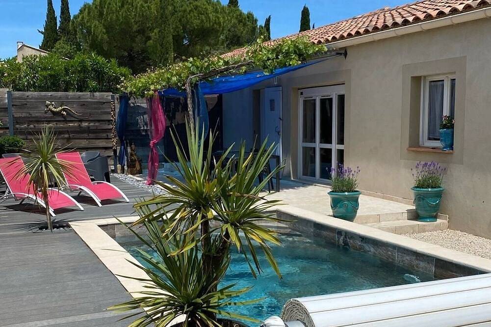 Villa les Lauriers Roses heated pool 10 min Avignon in Tavel, Region de Nimes