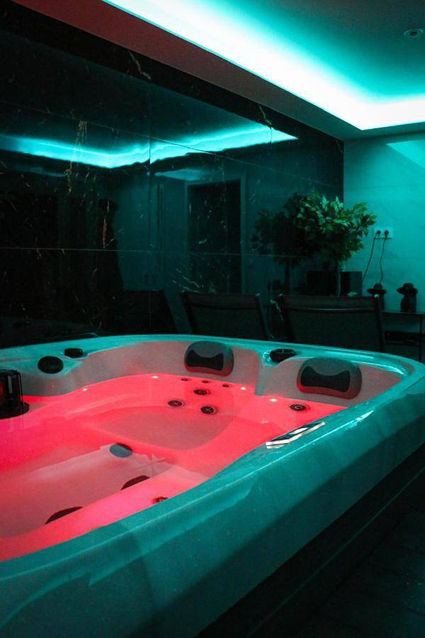 Gîte pour 3 personnes, avec sauna et jacuzzi à Vœgtlinshoffen
