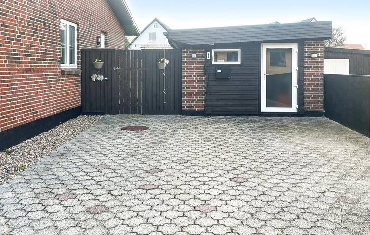 Ferieudlejning for 7 personer, med Terrasse og Have i Thyborøn