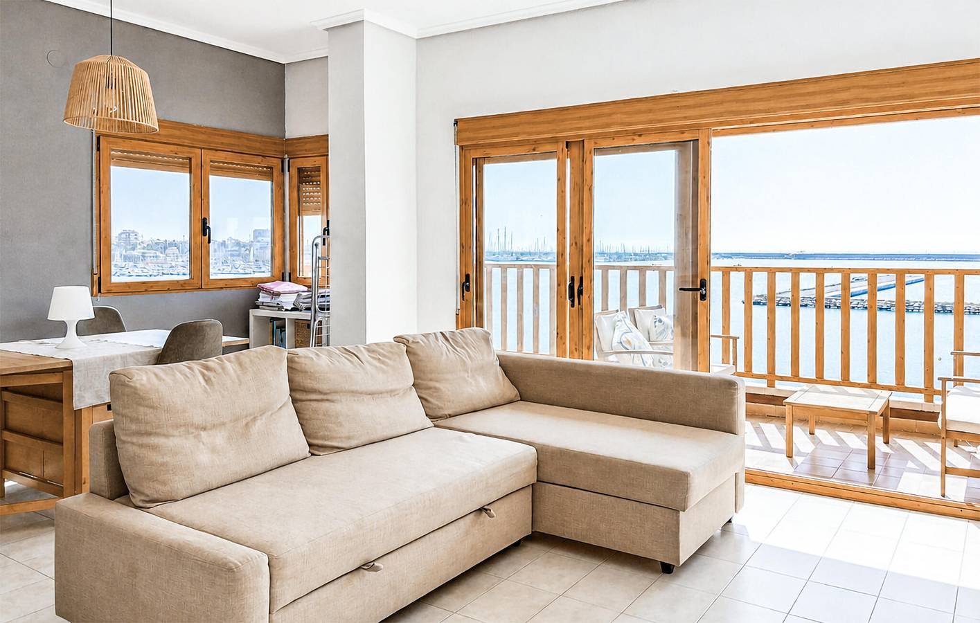 Apartamento vacacional entero, Encantador apartamento con vistas al mar cerca de la Playa de Los Naufragos in Torrevieja, Costa Blanca