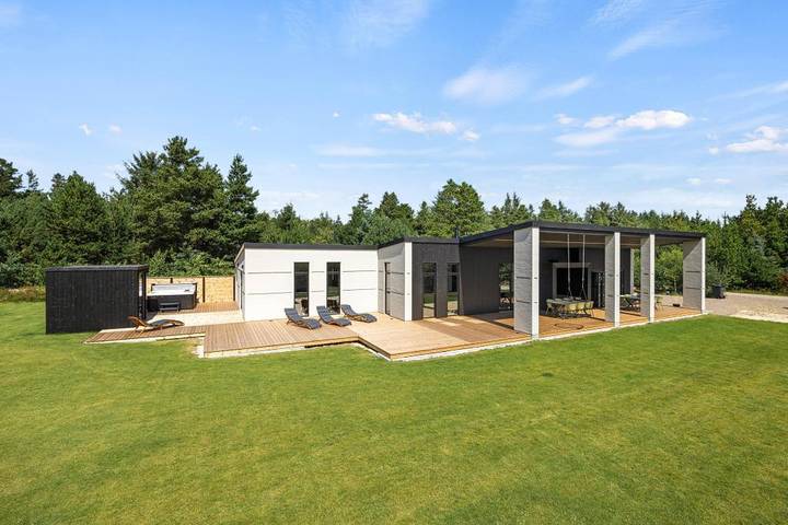 Villa für 12 Personen, mit Whirlpool und Balkon/Terrasse in Dänemark