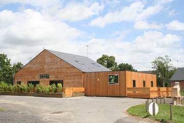 Gîte pour 22 personnes, avec terrasse, animaux acceptés à Saint-Martin-des-Champs (Avranches)
