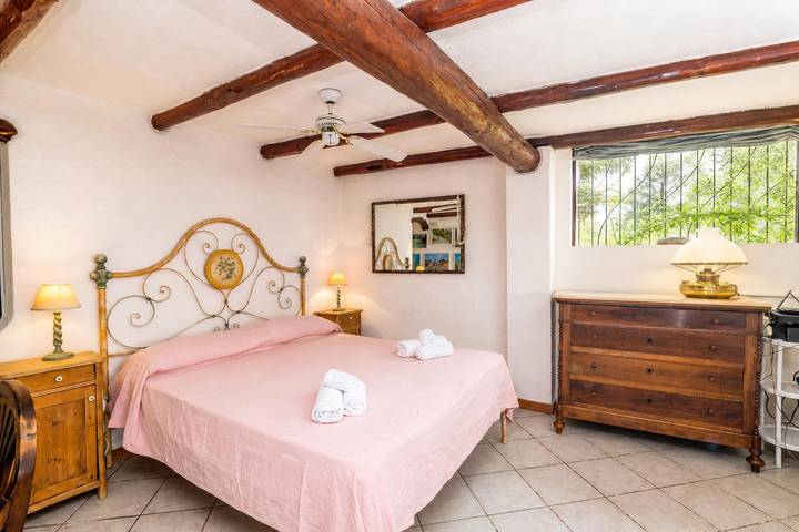Location de vacances pour 7 personnes, avec vue sur l’océan et terrasse à Porto Rotondo - 4