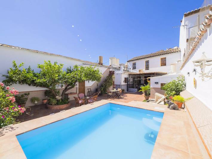 Casa de vacaciones para 10 personas, con jardín en Casabermeja