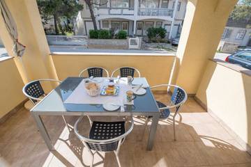 Ferienwohnung für 5 Personen, mit Balkon/Terrasse und Terrasse, mit Haustier auf Vir