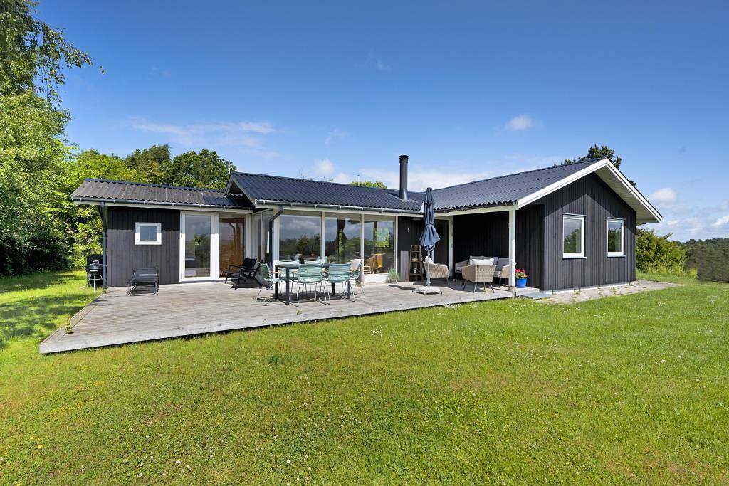 Schönes Ferienhaus mit Panoramablick über die Ebeltoft-Bucht in Ebeltoft, Süddjursland