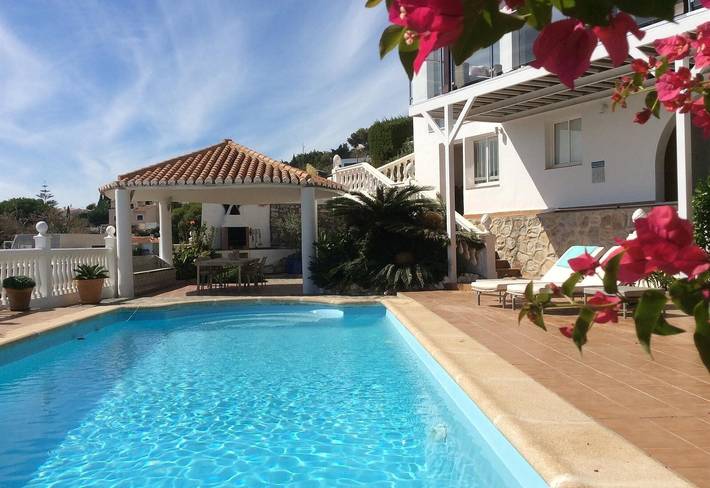 Location de vacances pour 9 personnes, avec balcon et jardin à Salobreña