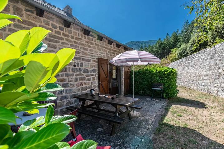 Gîte pour 4 personnes, avec piscine et jardin, animaux acceptés à Quézac - 3