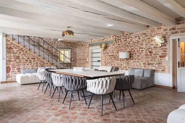 Location de vacances pour 14 personnes, avec jardin à Leynes - 3