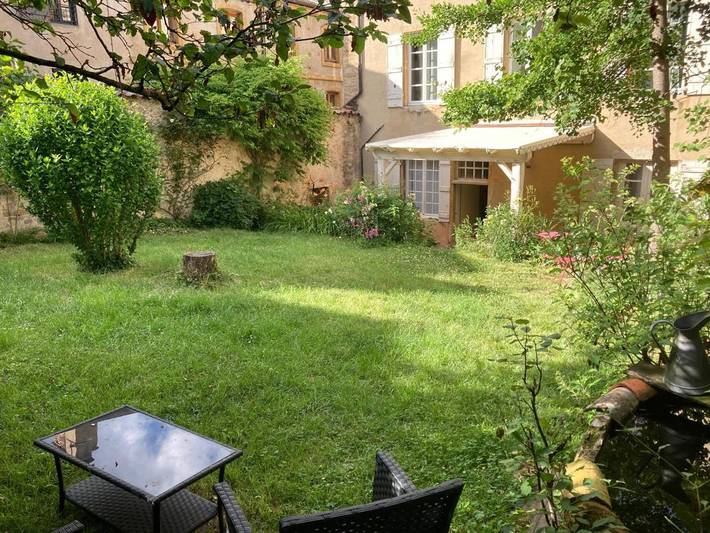 Location de vacances pour 2 personnes, avec jardin et vue, animaux acceptés à Cluny - 3