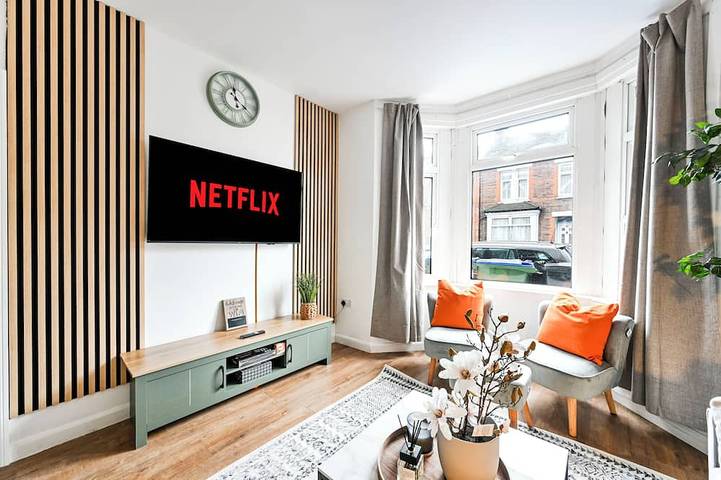 Holiday rental for 8 people in Watford