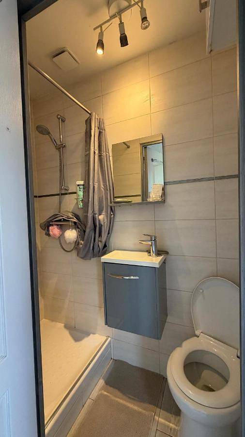 Mini studio et espace extérieur in Méry-sur-Oise, Val-d'Oise