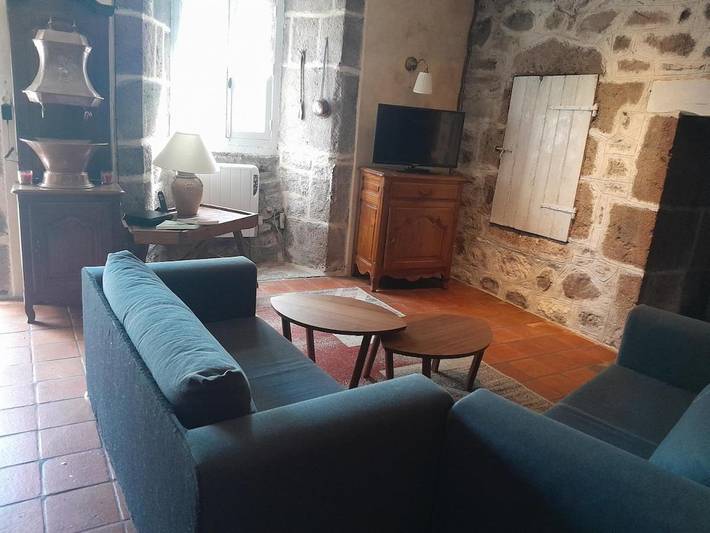 Location de vacances pour 8 personnes, avec jardin et vue à Thiézac - 4