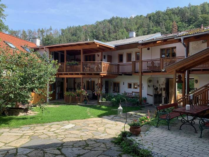 Ferienwohnung für 2 Personen, mit Terrasse und Garten sowie Ausblick