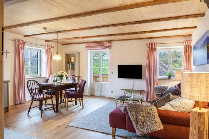 Geheel appartement, Appartement 'Lisbeth' met gedeelde tuin, balkon en wifi in Rottenbuch, Romantische Straße
