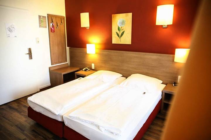 Hôtel pour 2 personnes, avec terrasse et jardin, adapté aux familles dans Marienthal - 2