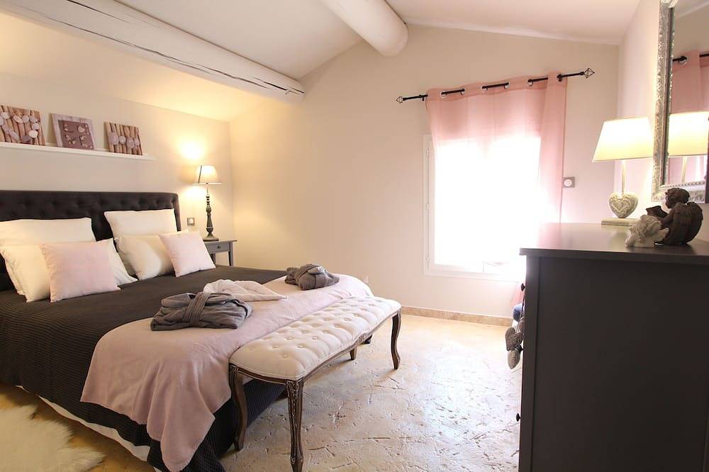 Gîte sous le figuier 3 * 2/4 persons Spa in Beaumes-de-Venise, Vaucluse