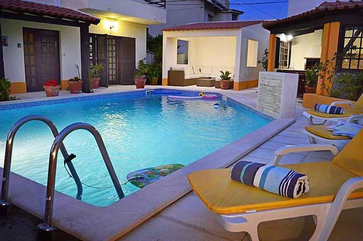Villa pour 20 personnes, avec jardin ainsi que balcon et jacuzzi à São Martinho do Porto