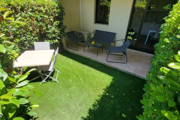 Studio pour 5 personnes, avec piscine et jardin - 1