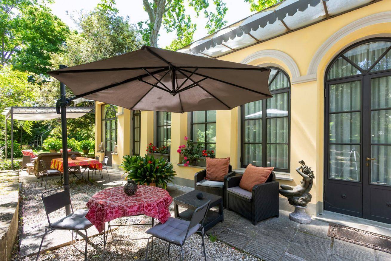 Entire apartment, Guesthost - Galileo Greenhouse - Dante in Florence city center, Comune di Galuzzo (1861-1865)