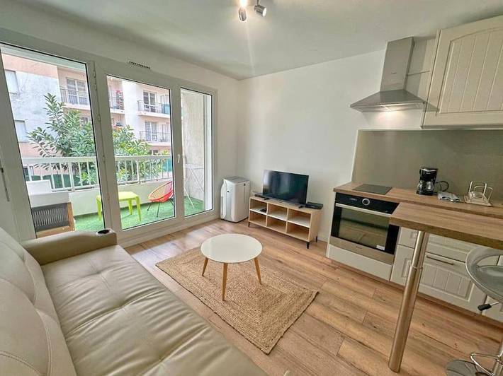 Gîte pour 3 personnes, avec balcon dans Plage Fabron Bambou Nice