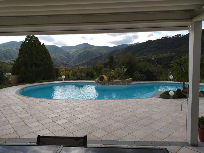 Location de vacances pour 4 personnes, avec jardin ainsi que vue et piscine à Saint-Fortunat-sur-Eyrieux - 2