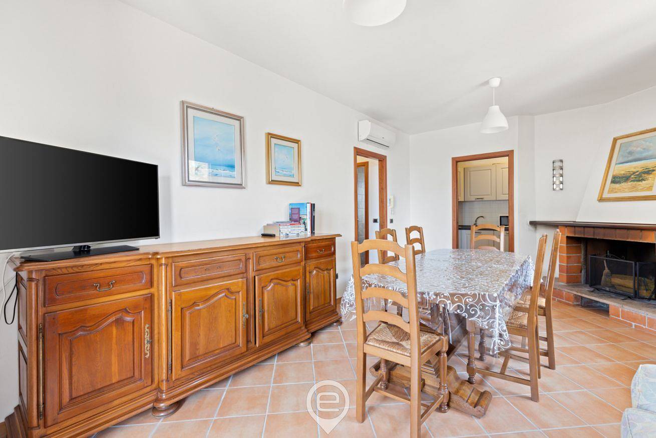 Entire apartment, Seabreeze Retreat in Torregrande, Oristano
