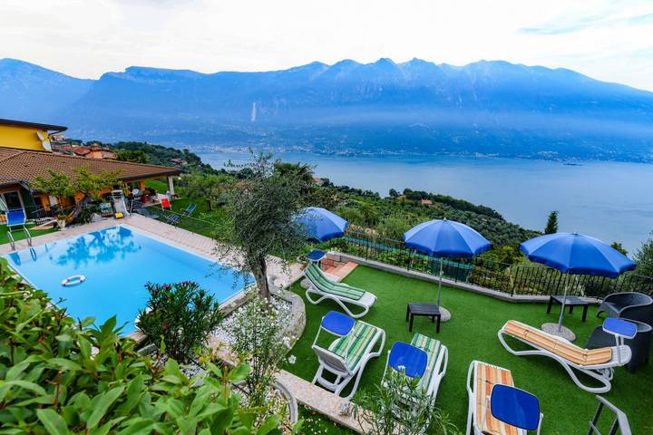 Ganze Wohnung, Charmantes Appartement 5 am Gardasee mit WLAN, Pool und Terrasse; Parkplätze vorhanden, Haustiere erlaubt in Pieve, Tremosine