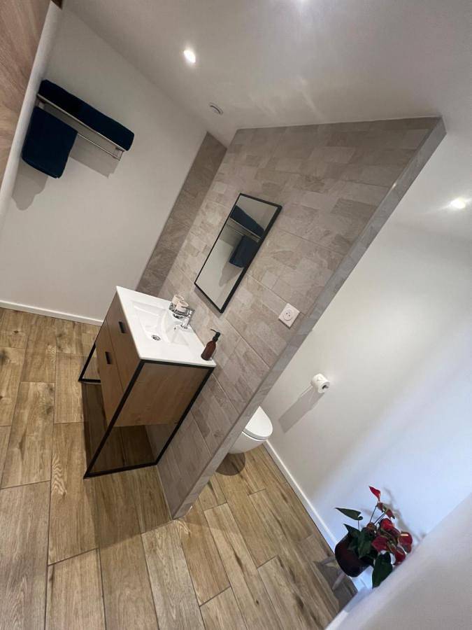 Gîte pour 2 personnes, avec terrasse ainsi que jacuzzi et jardin à la Plaine des Cafres - 4