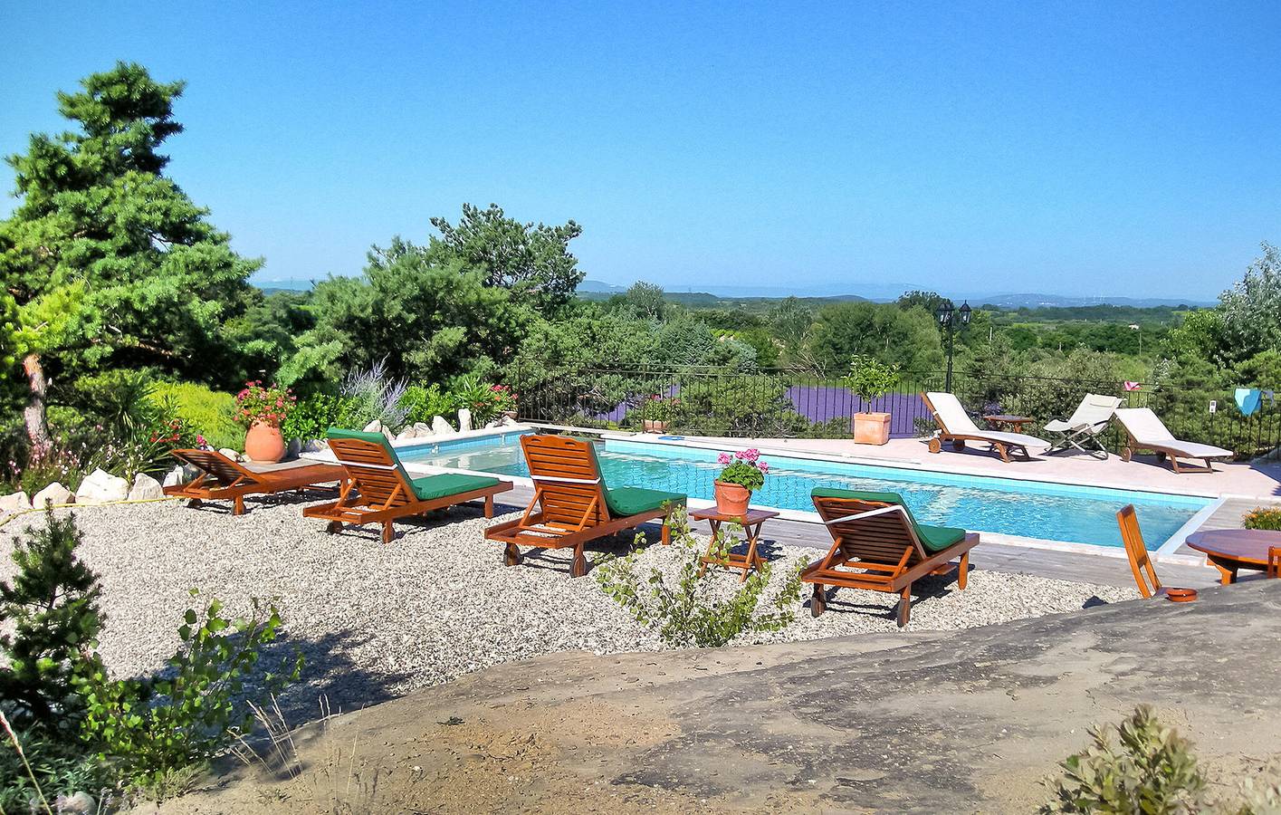 Appartement avec vue sur la montagne, avec piscine et parking, à 1 km de Montbrison-sur-Lez in Montbrison-sur-Lez, Région de nyons