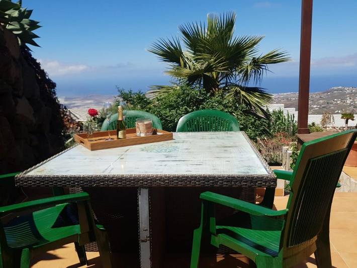 Ferienwohnung für 6 Personen, mit Terrasse und Garten sowie Pool und Sauna