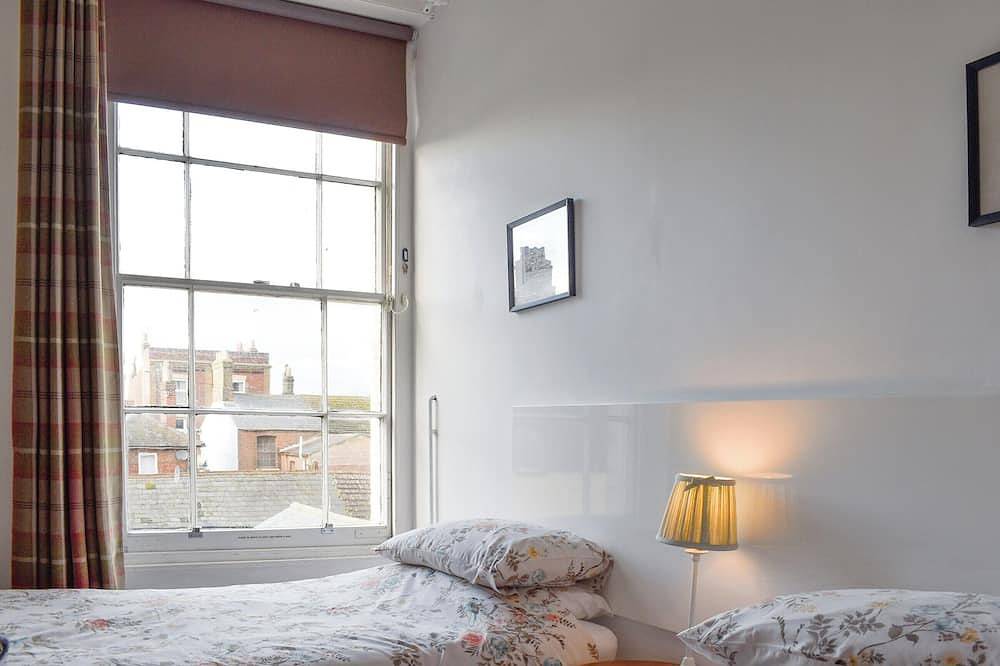 Flat 3 Sea View in Lowestoft, Sunrise Coast